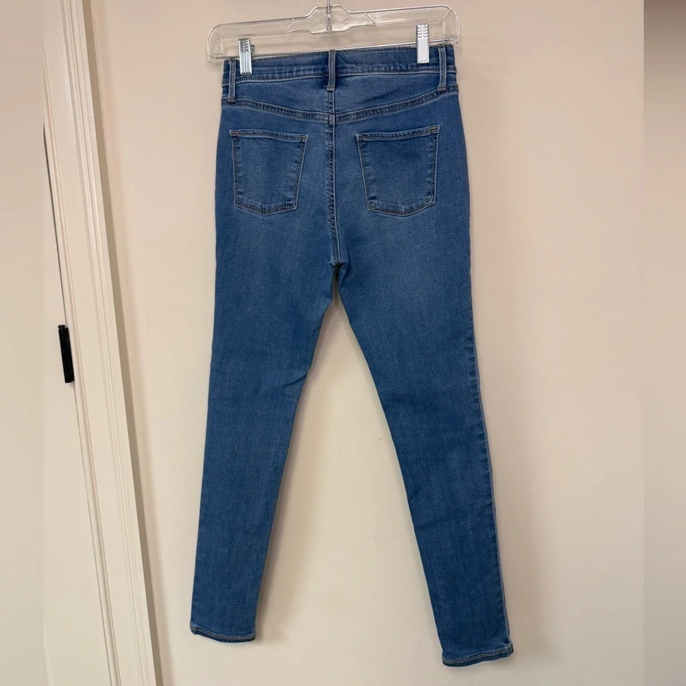 Old Navy: Girl’s Blue Denim High Rise Rockstar Jeggings Jeans, Size 14